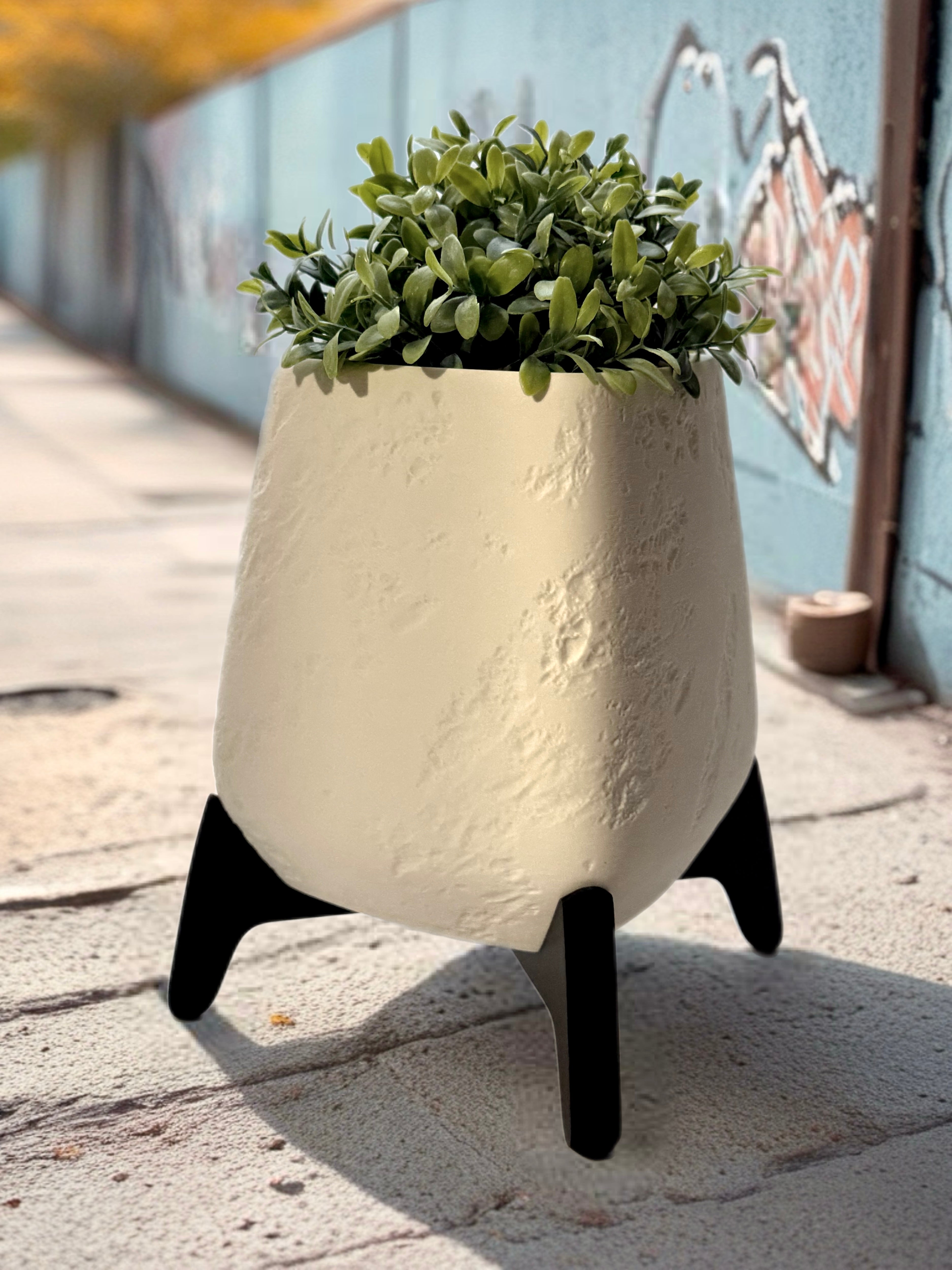 Planter with Concrete Texture "Freya"