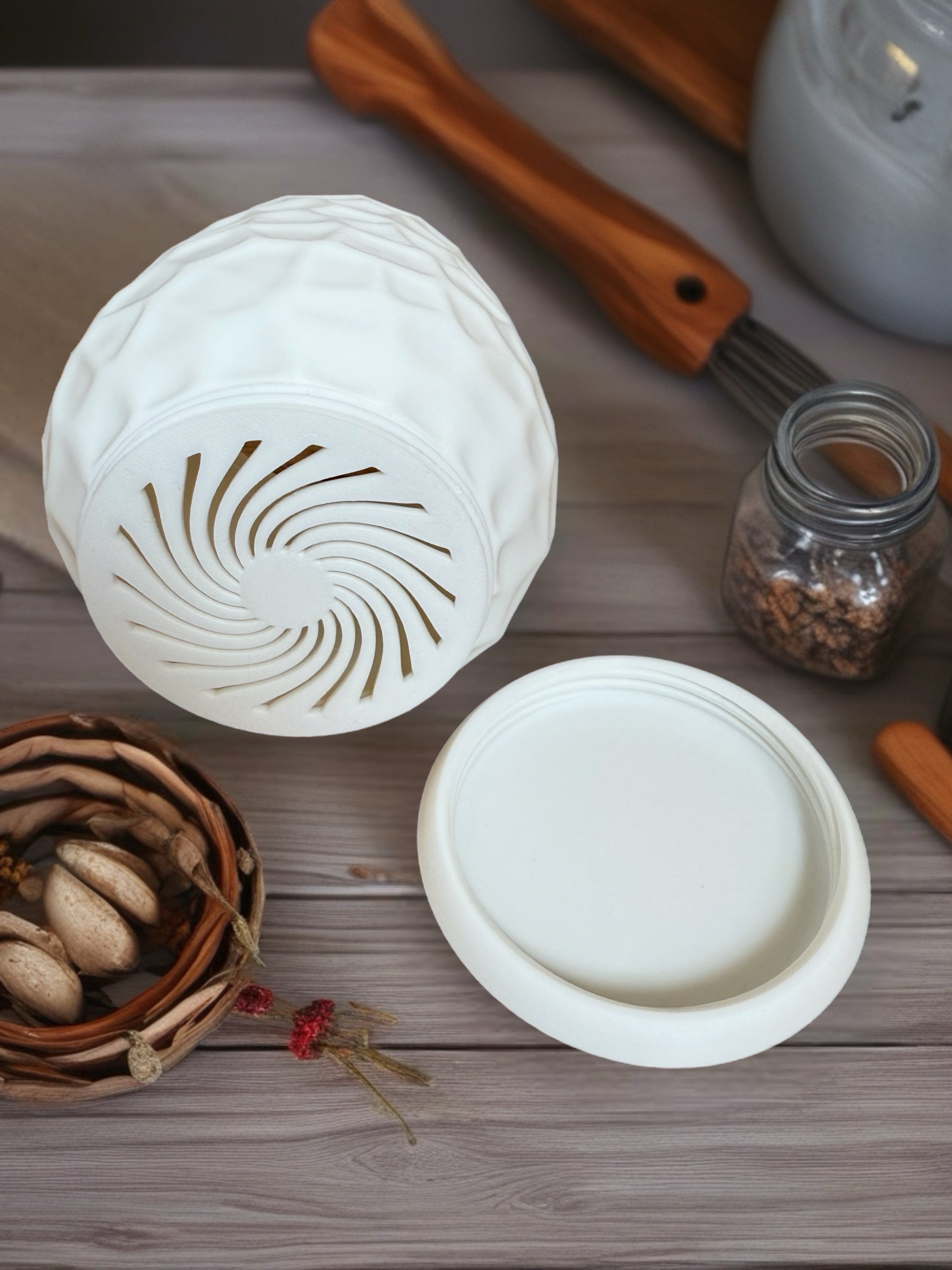 Sculptural Planter "Nido" with Screw-On Bottom