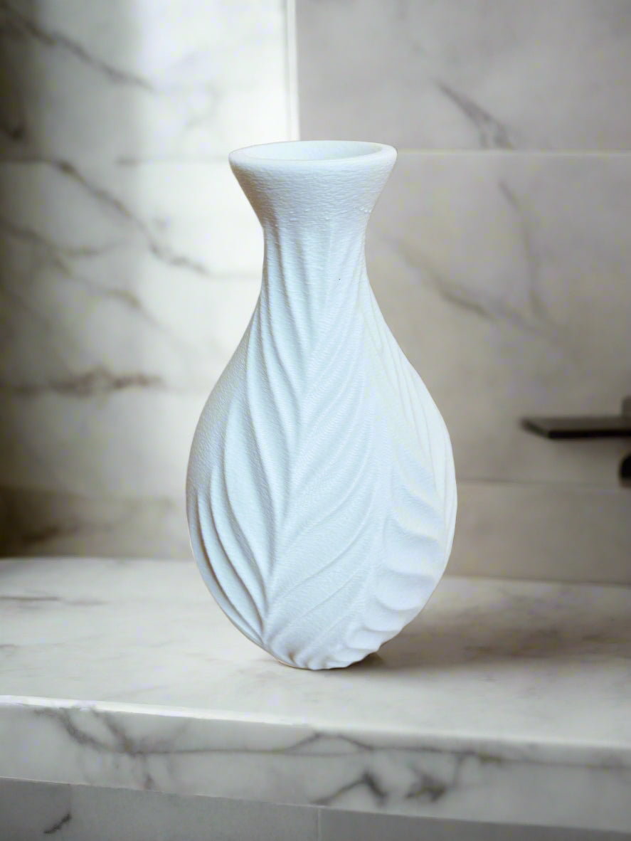 Vase "Whispering Petals" White