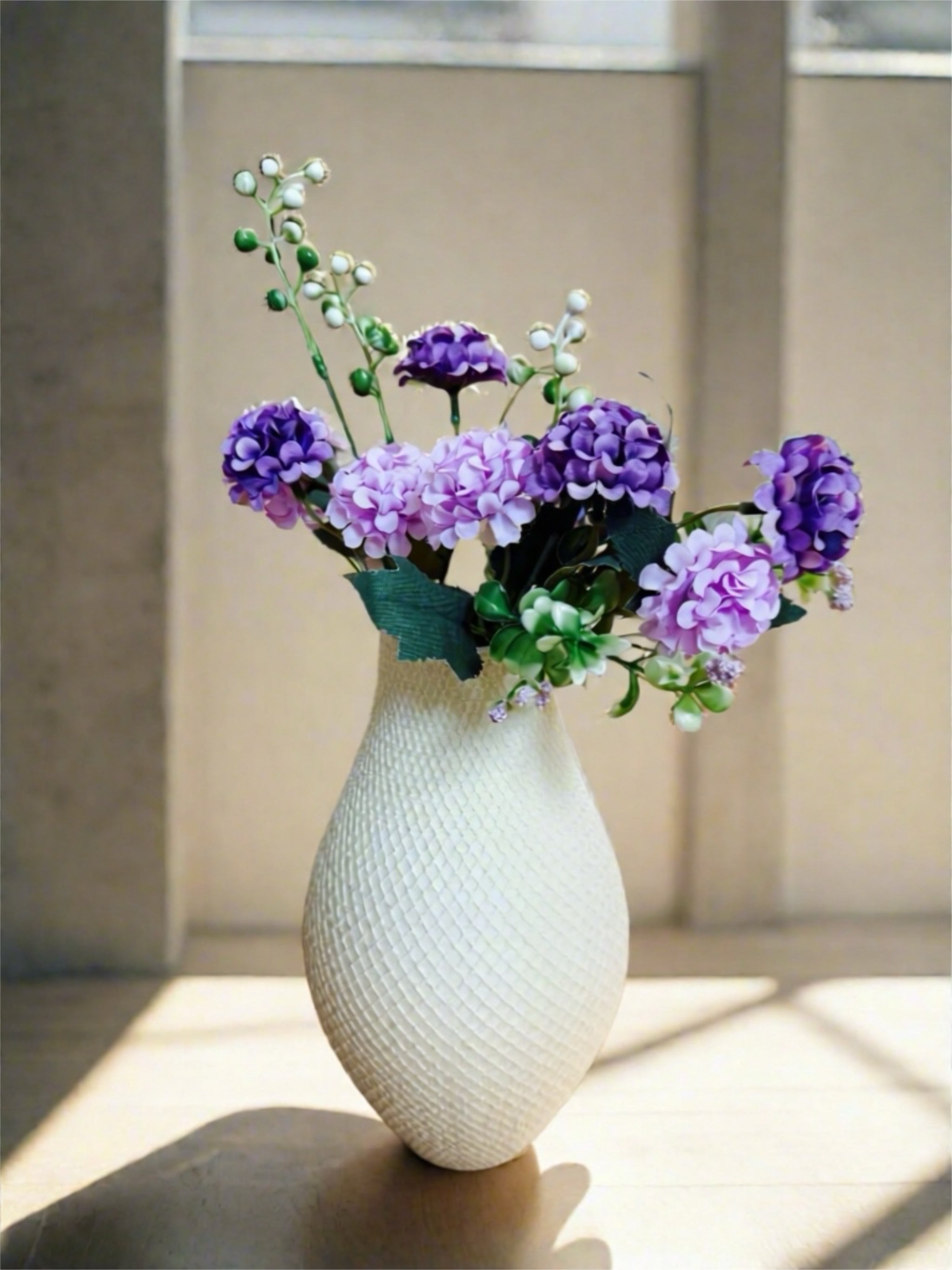 Indoor Vase "Umbra" Cream White