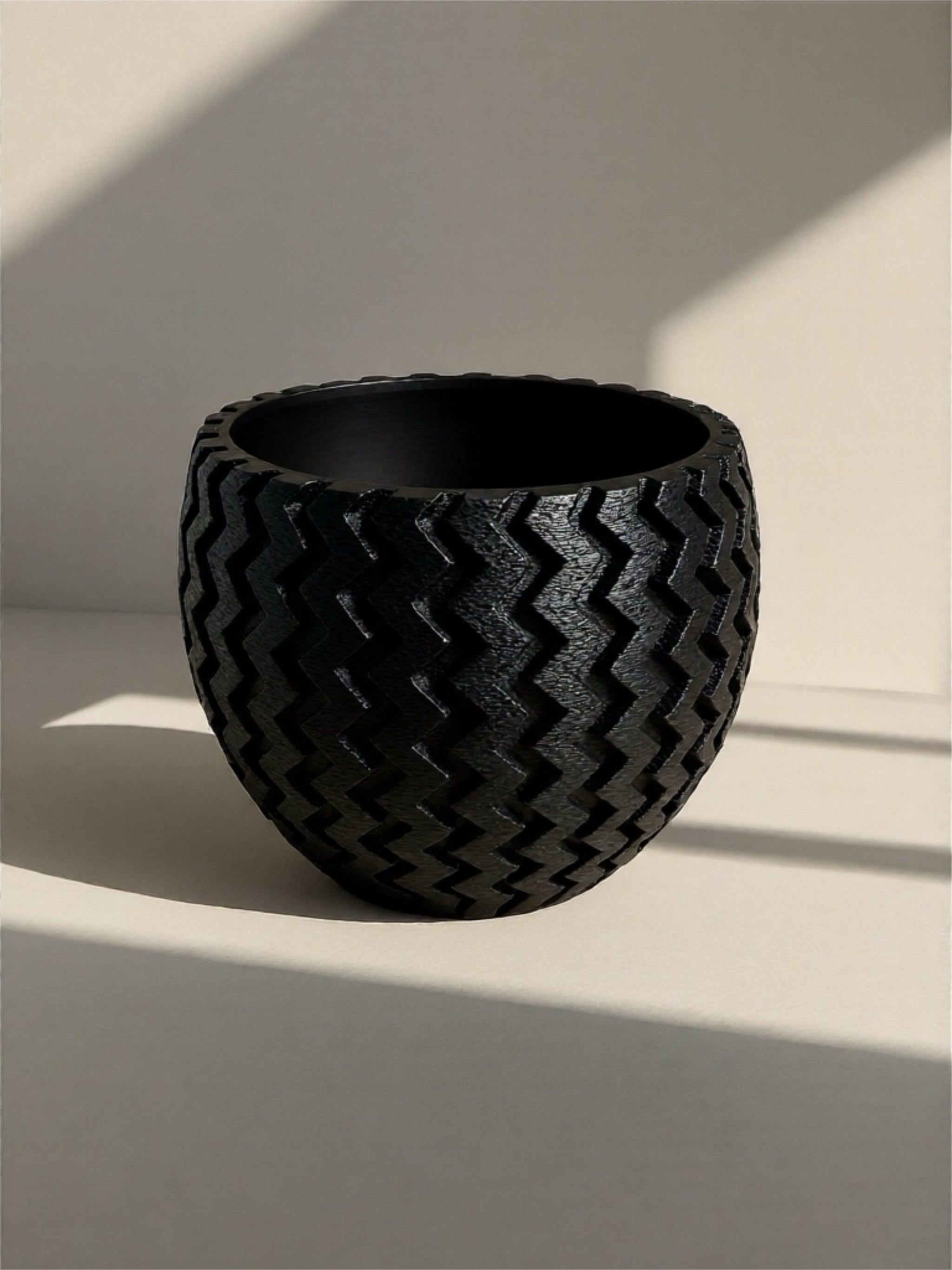 Planter Solo or Duo "Radiona" Black