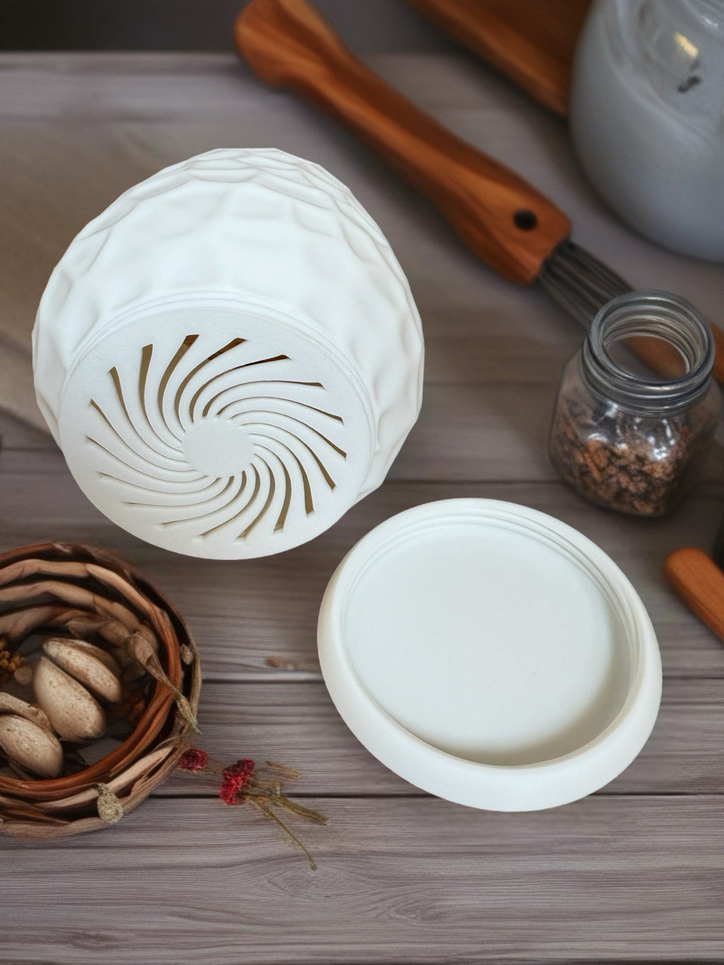 Sculptural Planter "Nido" with Screw-On Bottom