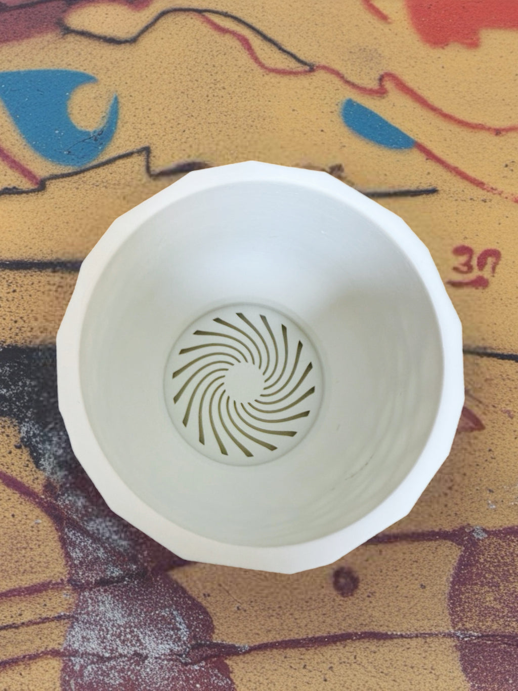 Sculptural Planter "Nido" with Screw-On Bottom