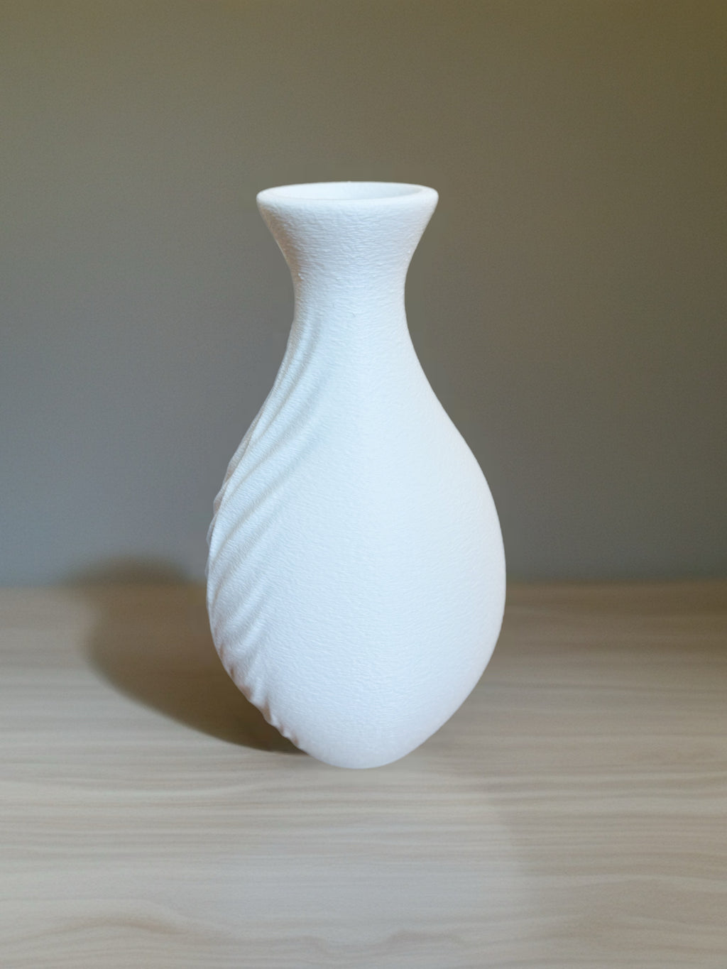 Vase "Whispering Petals"