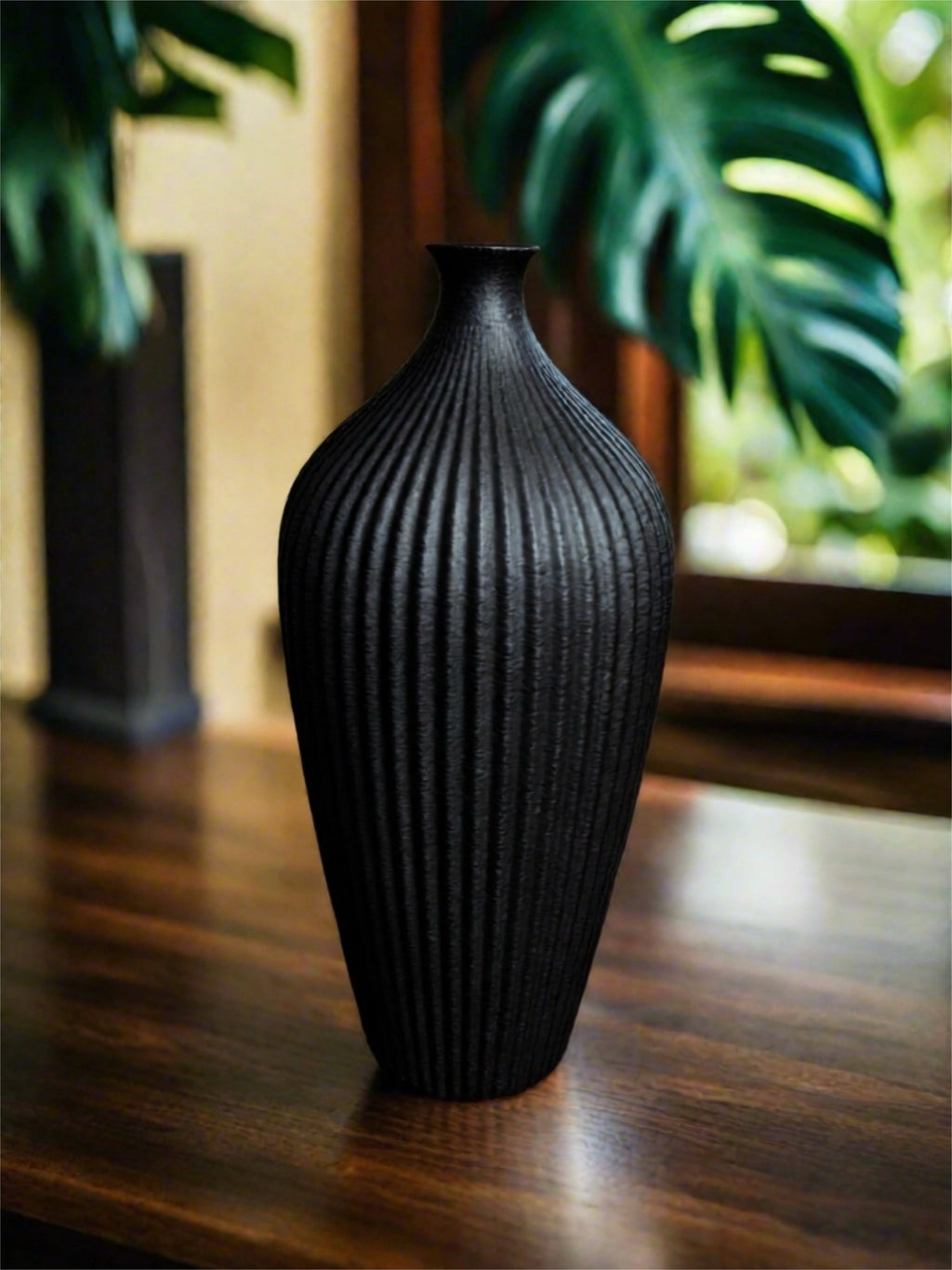 Vase "Antigua" Black