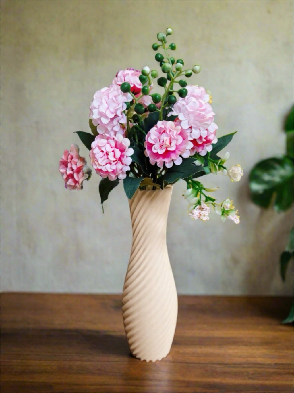 Vase "Helix" Cream White