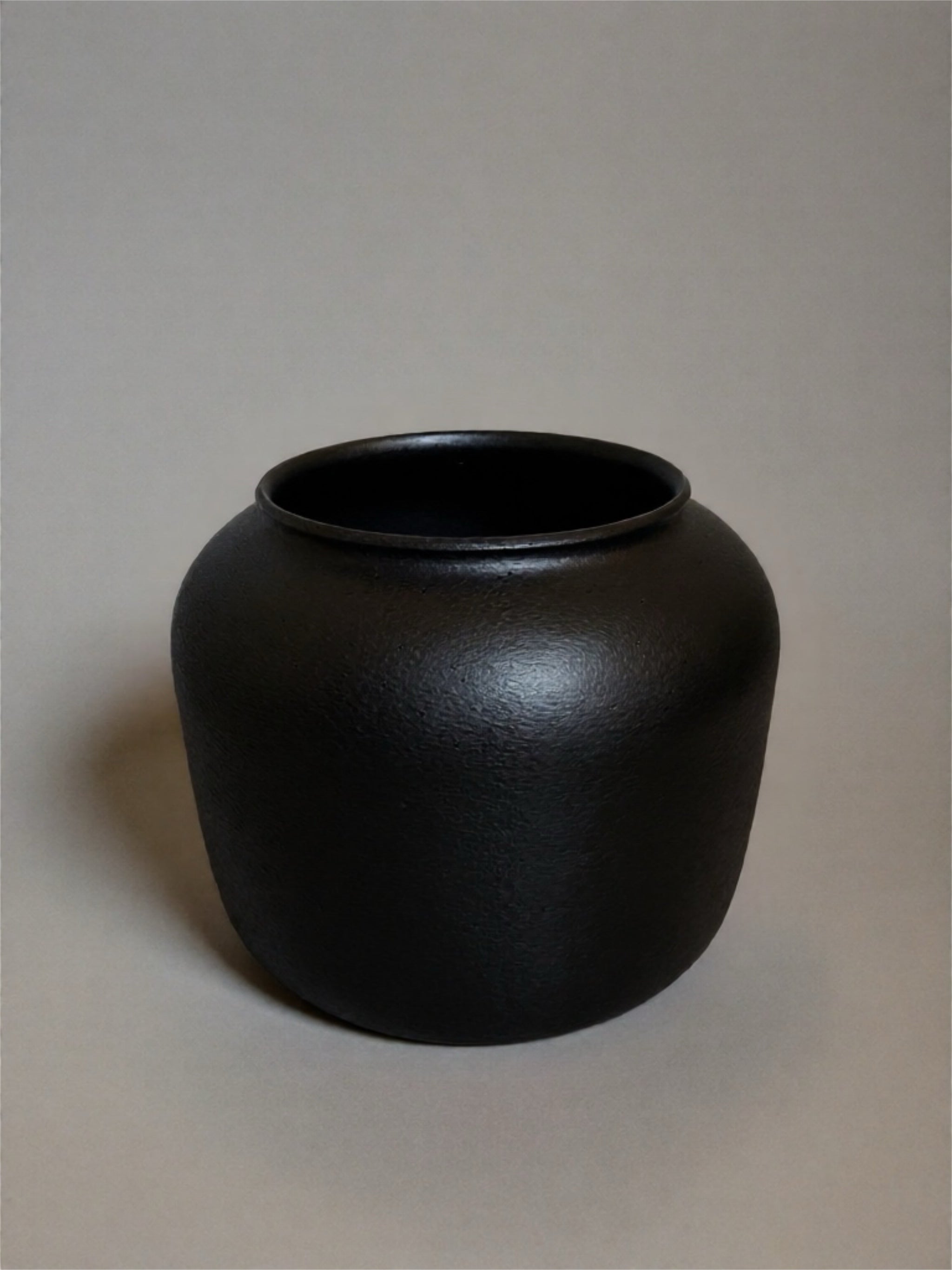 Vase and Indoor Planter "Mercury" Black