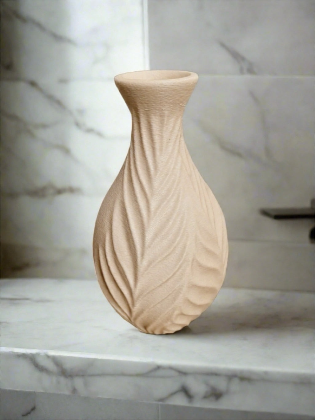 Vase "Whispering Petals" Beige