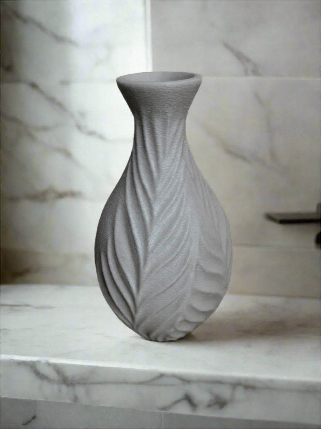 Vase "Whispering Petals" Light Grey