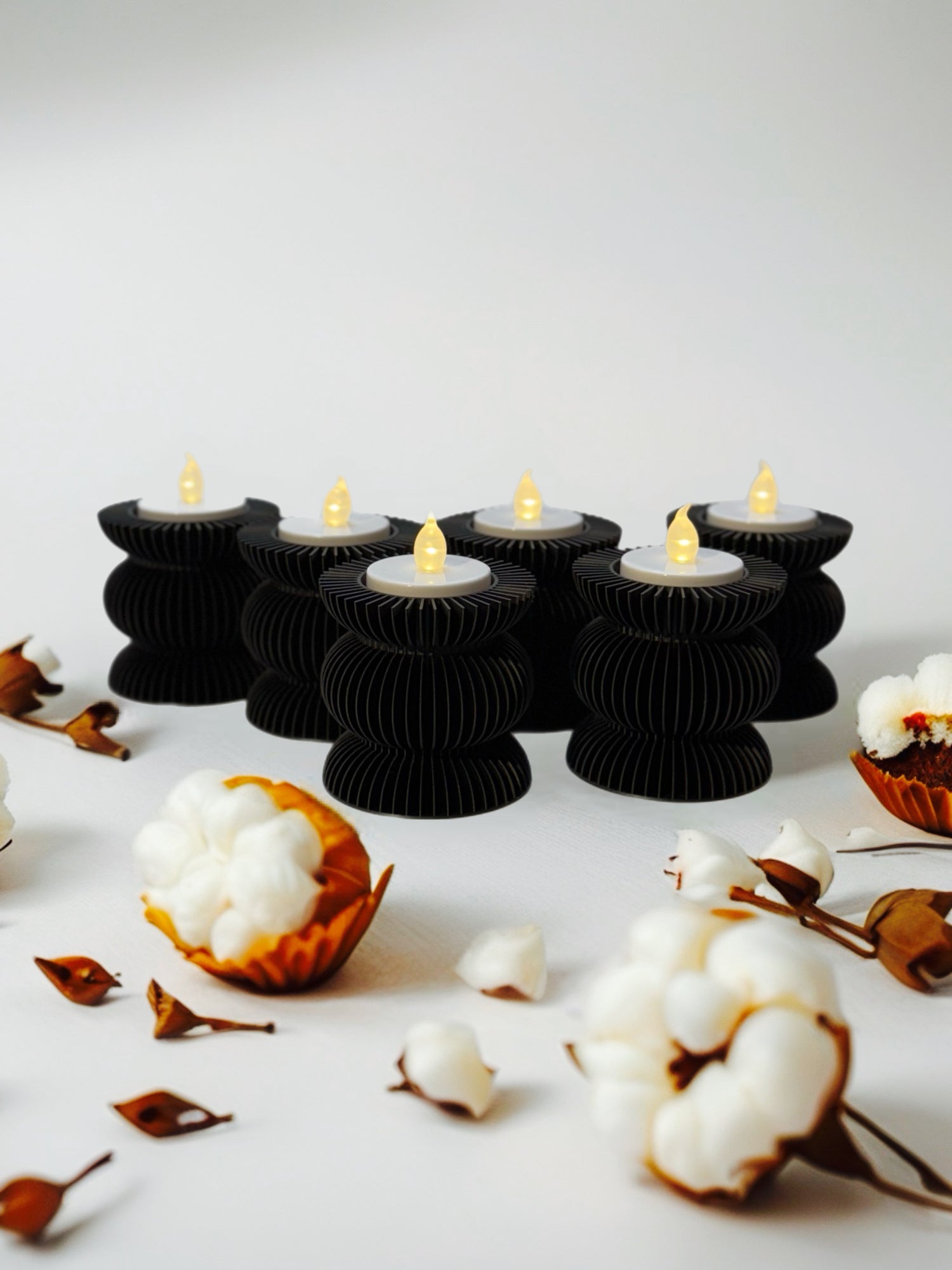 6 Romantic Tea Light Candle Holders + Electric Candles + Batteries "Attraction" Black